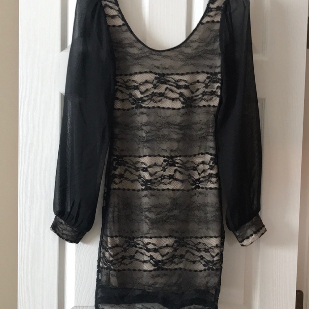 Beautiful lace sleeved dress